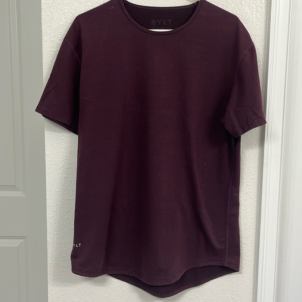 Men’s Burgundy BYLT Drop Cut Short Sleeve Shirt size Large